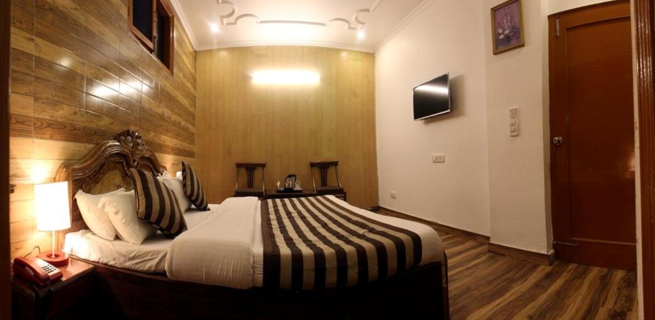 Divyansh Hotel Dharamshala Exterior photo