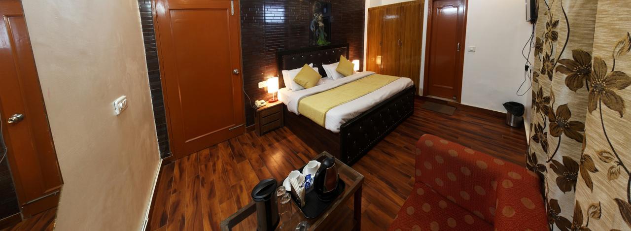 Divyansh Hotel Dharamshala Exterior photo